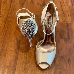 Badgley Mischka Women's Gene Crystal Ankle Strap Platform Pump